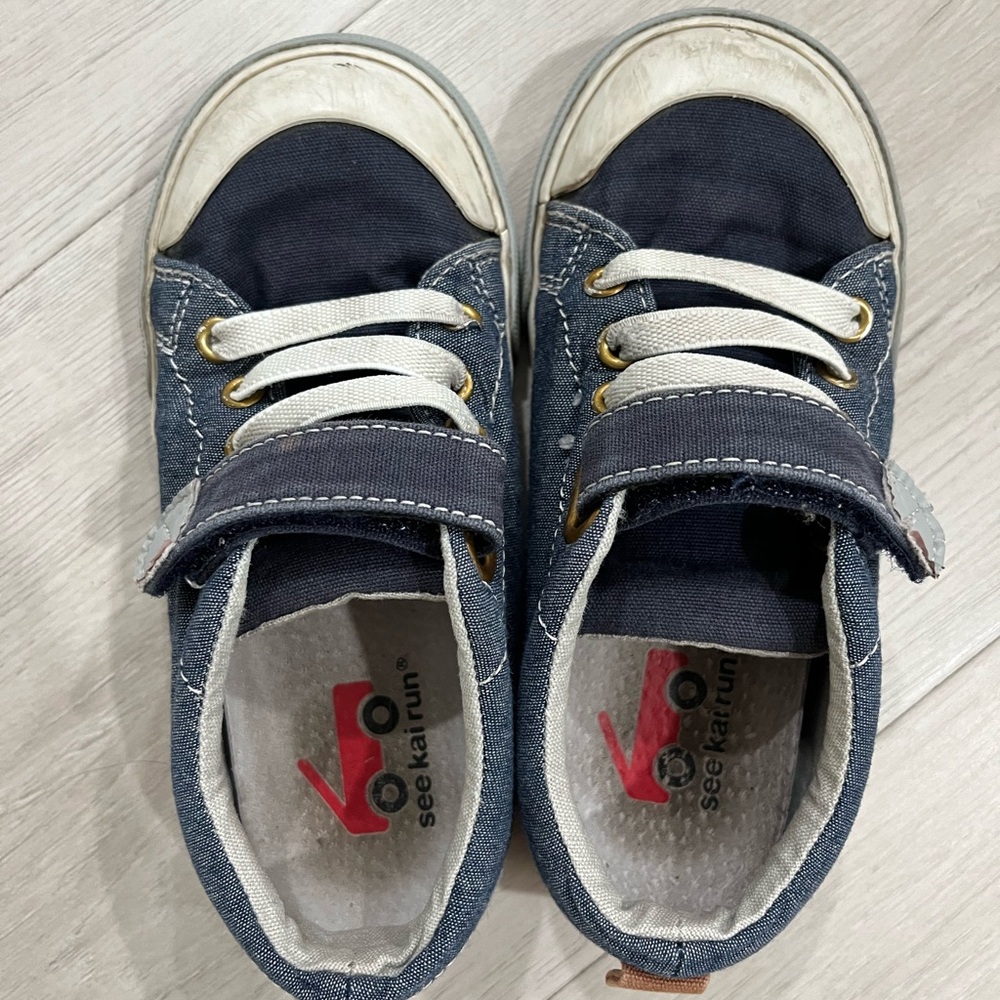 See kai run kids sneakers size 10.5